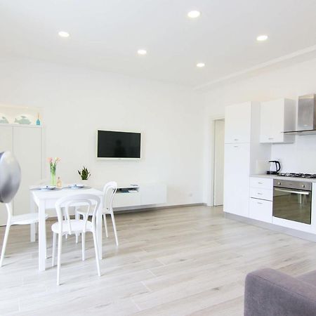 Four White Apartments 아제롤라 외부 사진