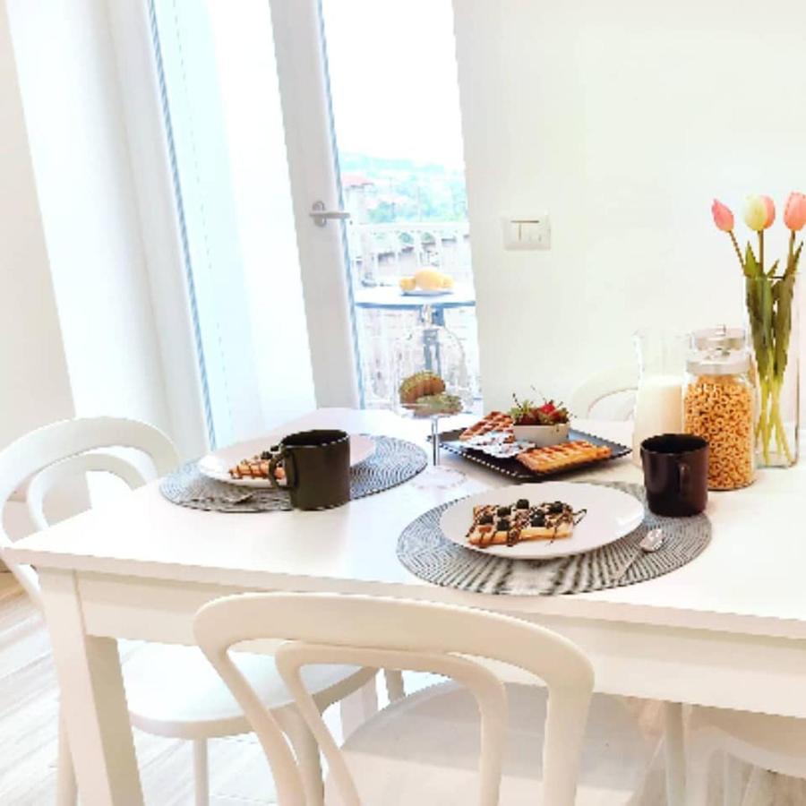 Four White Apartments 아제롤라 외부 사진