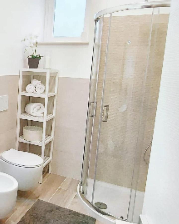 Four White Apartments 아제롤라 외부 사진
