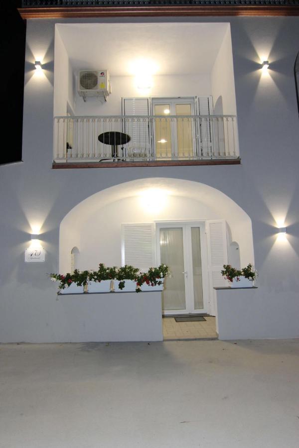 Four White Apartments 아제롤라 외부 사진