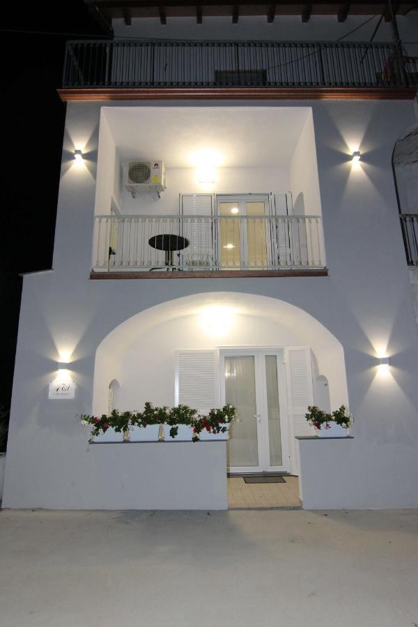 Four White Apartments 아제롤라 외부 사진