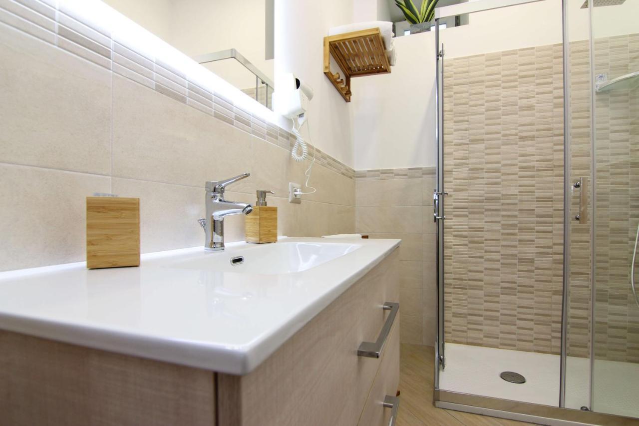 Four White Apartments 아제롤라 외부 사진