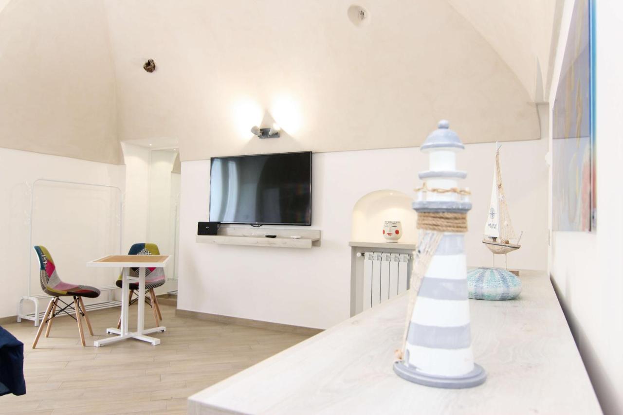 Four White Apartments 아제롤라 외부 사진