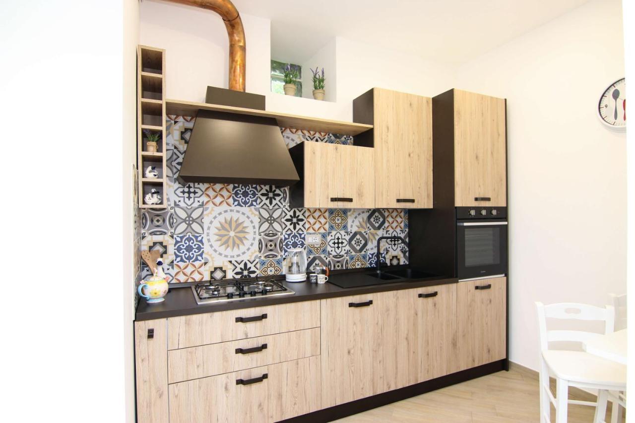 Four White Apartments 아제롤라 외부 사진