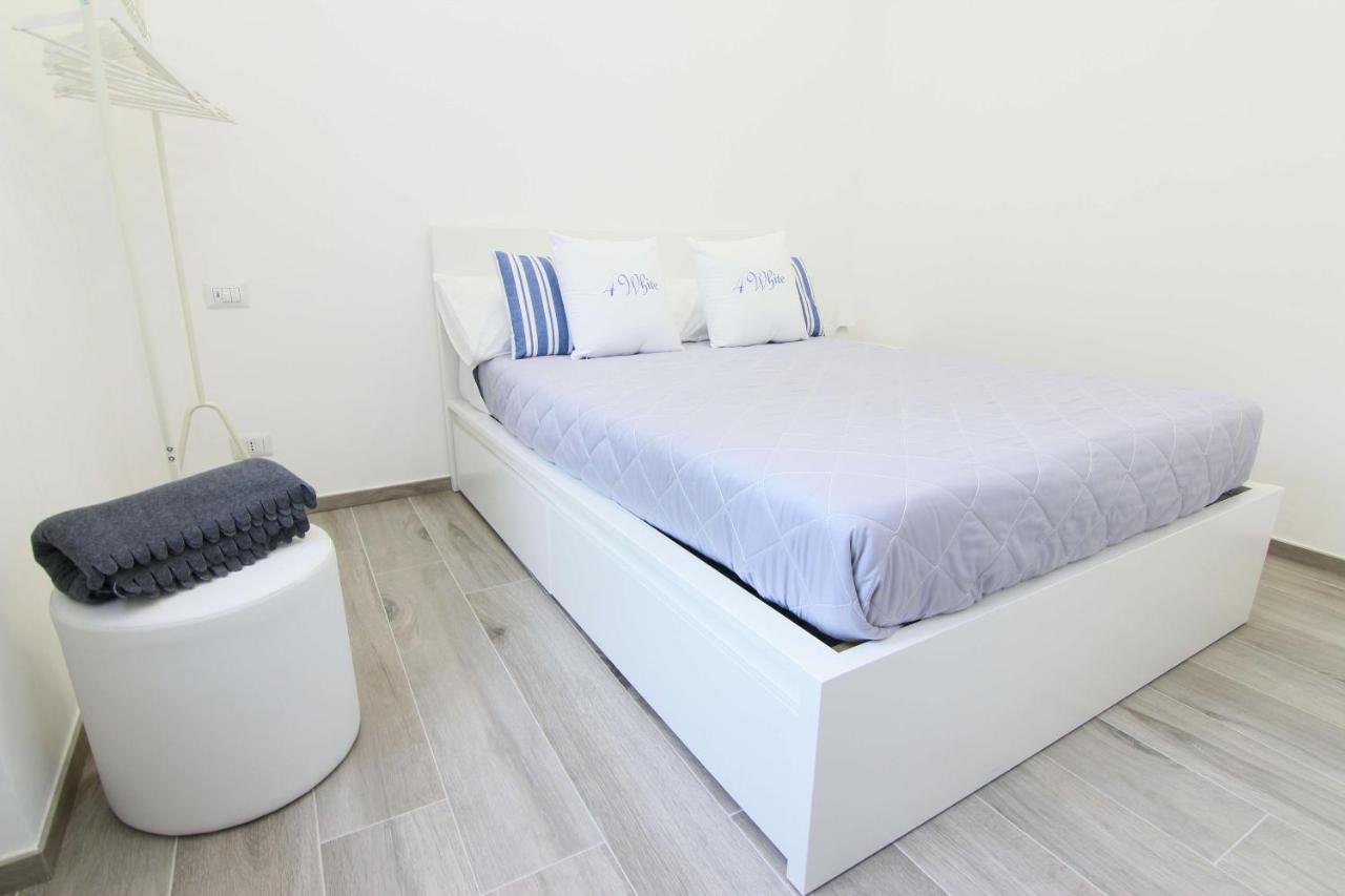 Four White Apartments 아제롤라 외부 사진