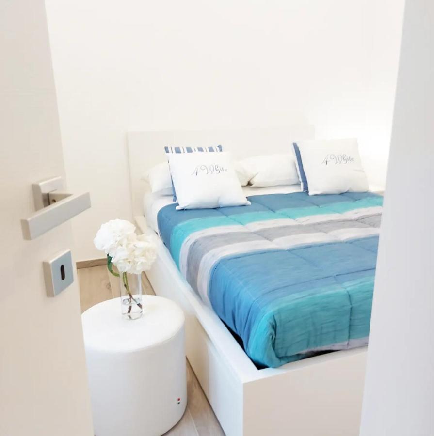 Four White Apartments 아제롤라 외부 사진